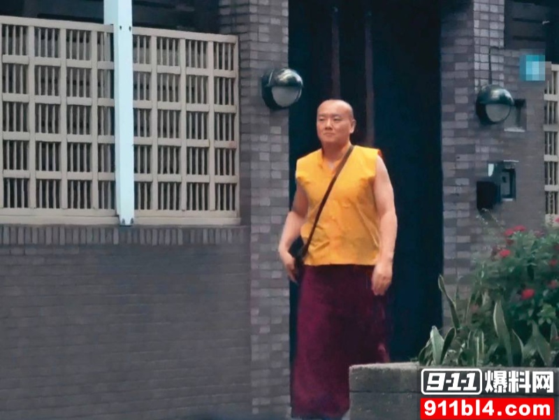喇嘛主持多桀仁卿聊骚约炮 8