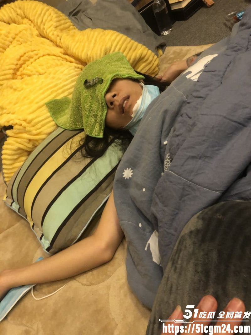 在德博士钟义迷奸女友7次 9