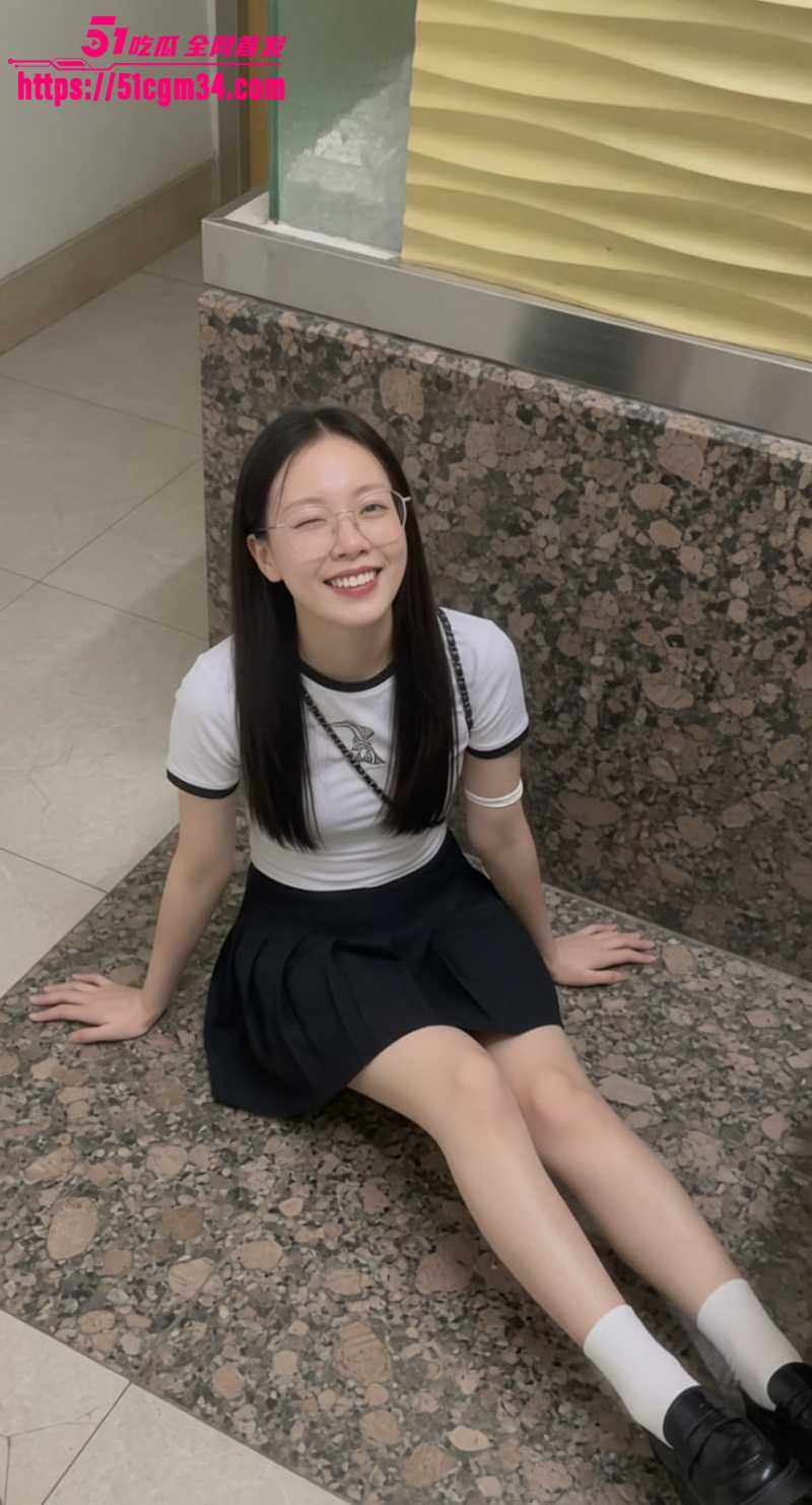 白嫩大学生 刘晓 楼梯口交自拍 1 白嫩大学生 刘晓 楼梯口交自拍 1