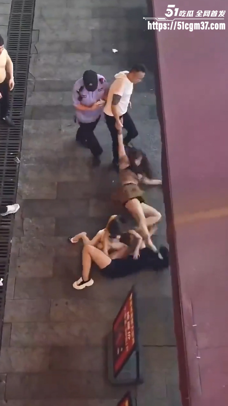 双女街头互殴 4 双女街头互殴 4