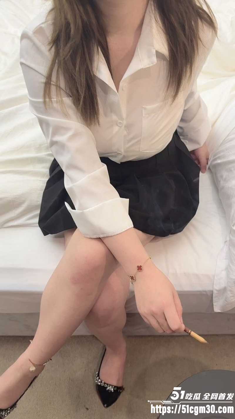 奶子即正义重金拿下18岁巨乳台球助教03 奶子即正义重金拿下18岁巨乳台球助教03