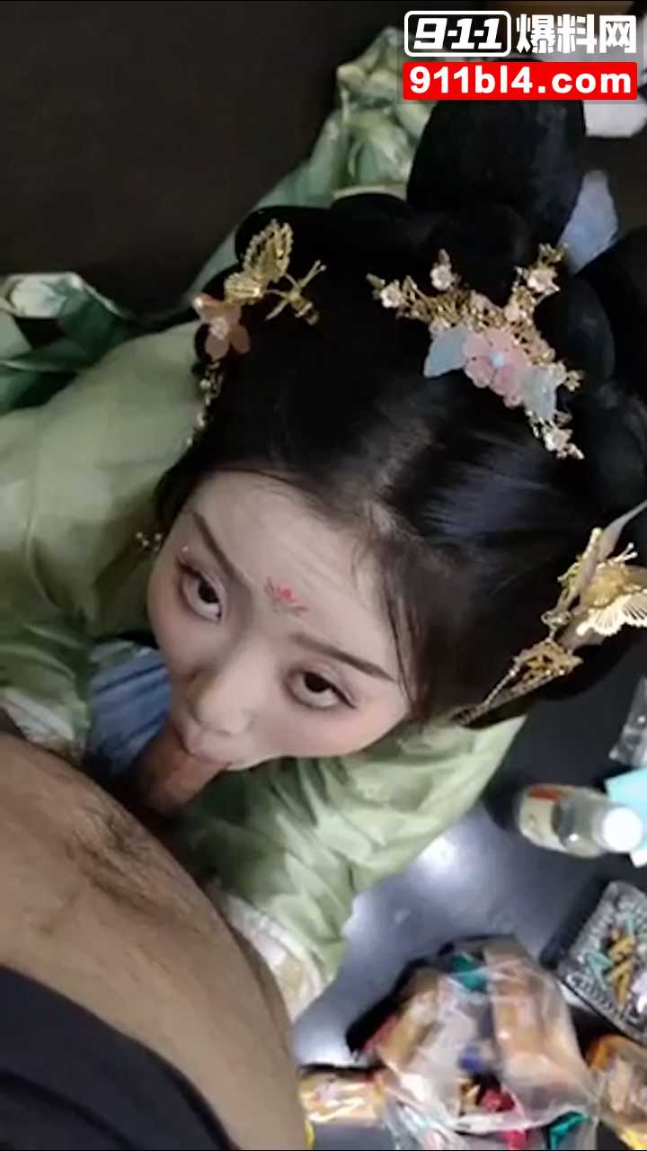 武汉女神刘淼淼黑丝古装大戏流出6