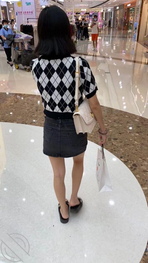 [长篇连载:我与外甥女]真的忍不住了外甥女老是跟我撒娇-来自海角社区的真实故事经历