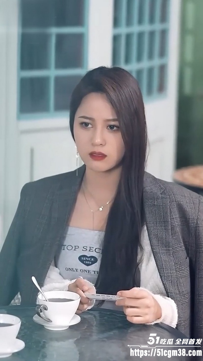 擦边短剧女老板的淫威全集 1 擦边短剧女老板的淫威全集 1