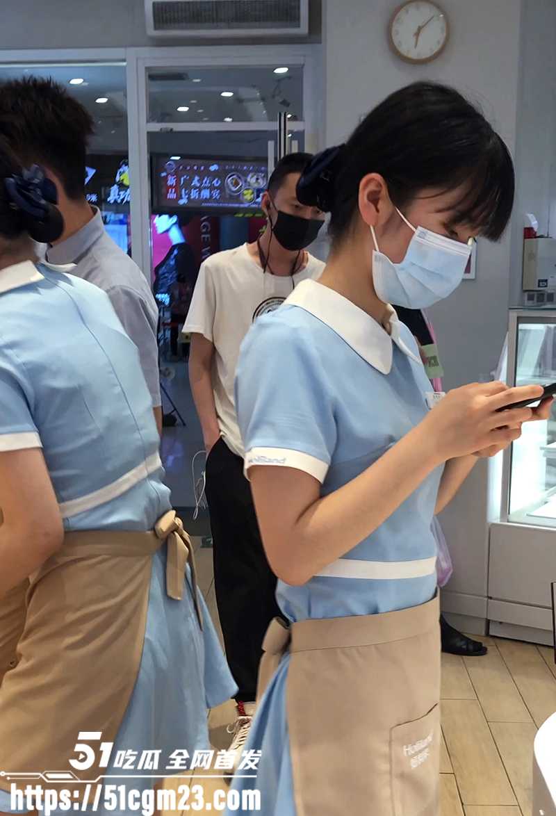 好利来小姐姐抄底偷拍福利 1 拷贝