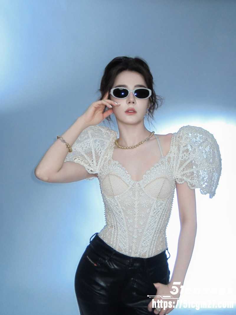 当红流量女神迪丽热巴 3