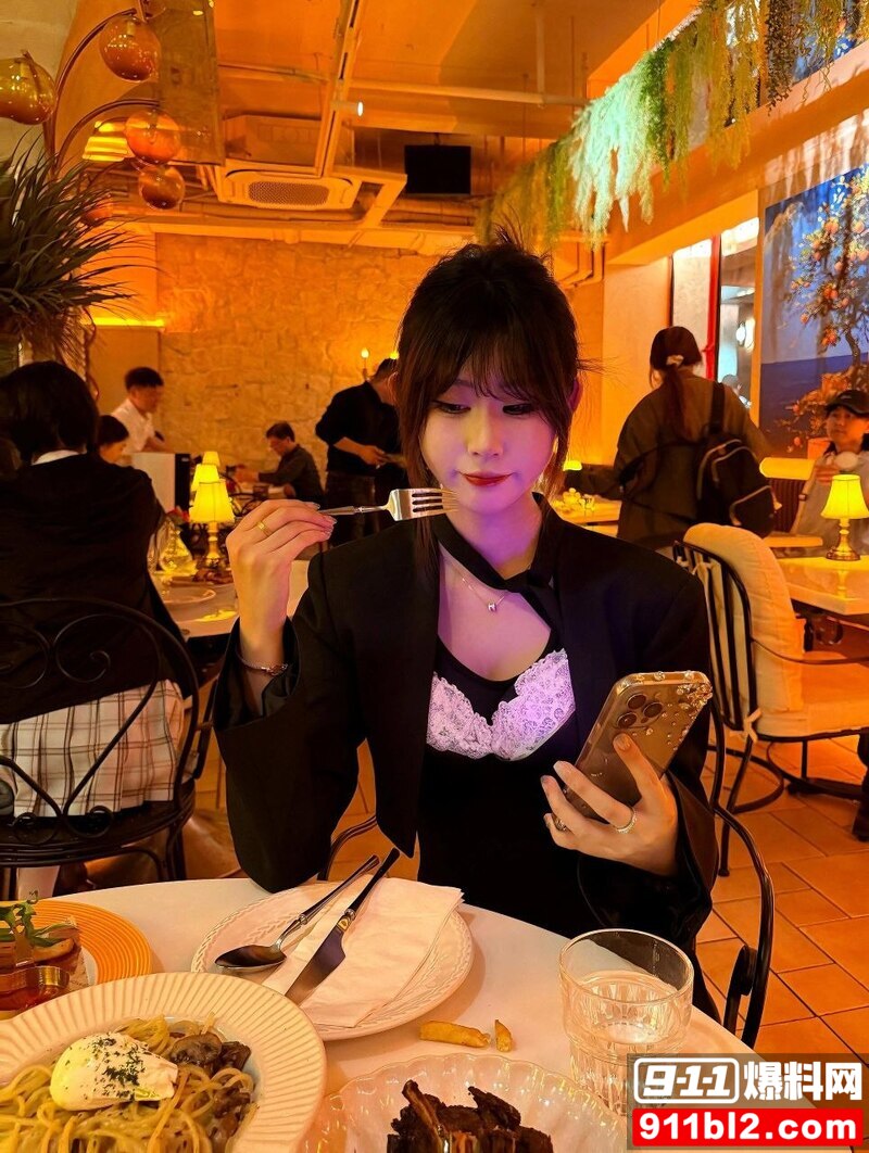 张婧娅开房约炮4