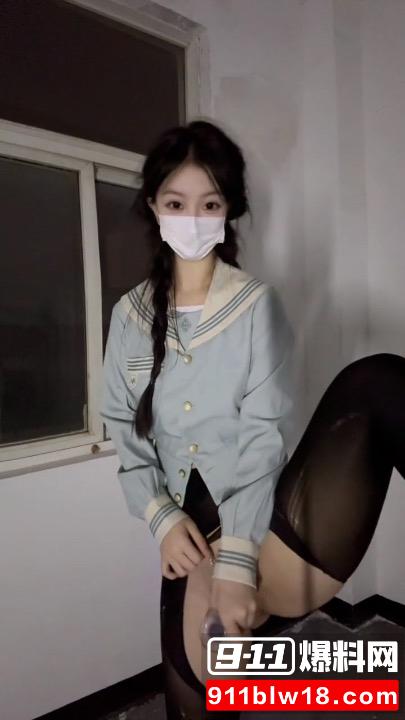 人气博主一杯热可可挑战极限 双马尾JK学生妹户外露出自慰视频流出5