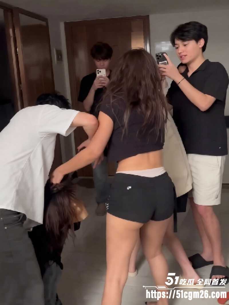 男子出轨被抓奸在床 7