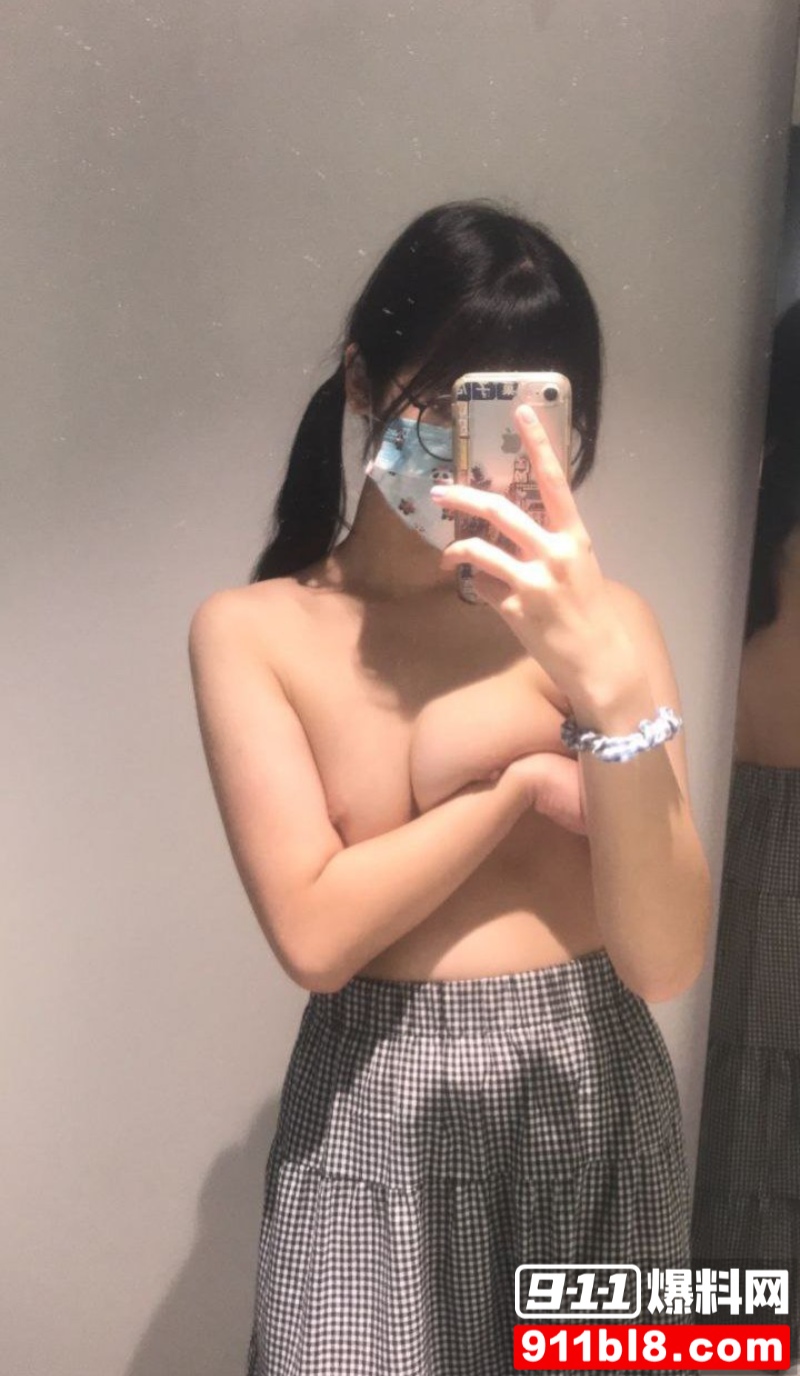 长相清纯可爱的眼睛婊 19 长相清纯可爱的眼睛婊 19