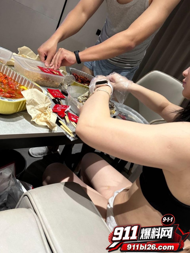 海角绿帽大神带着自己的老婆 10 海角绿帽大神带着自己的老婆 10