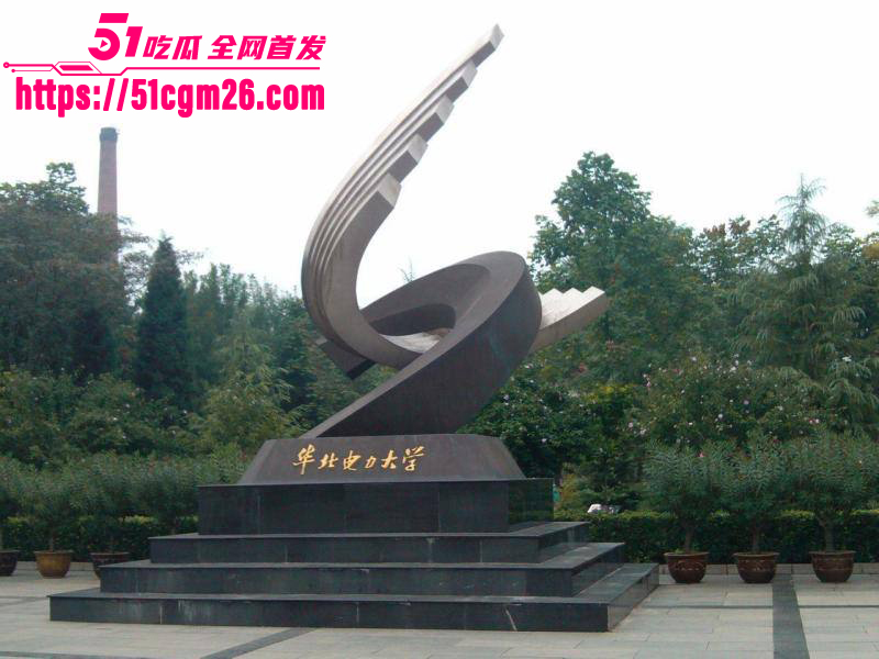 华北电力大学 佟军 男扮女装潜入女寝厕所偷拍 6