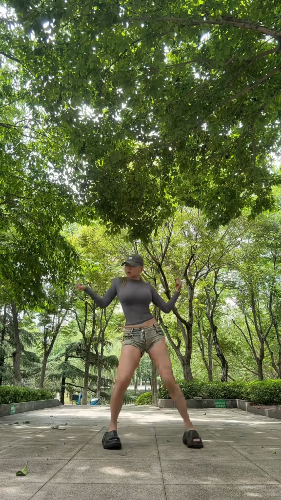 62万粉丝抖音纯欲网红meena成美男稀有露脸视频16分钟完整版