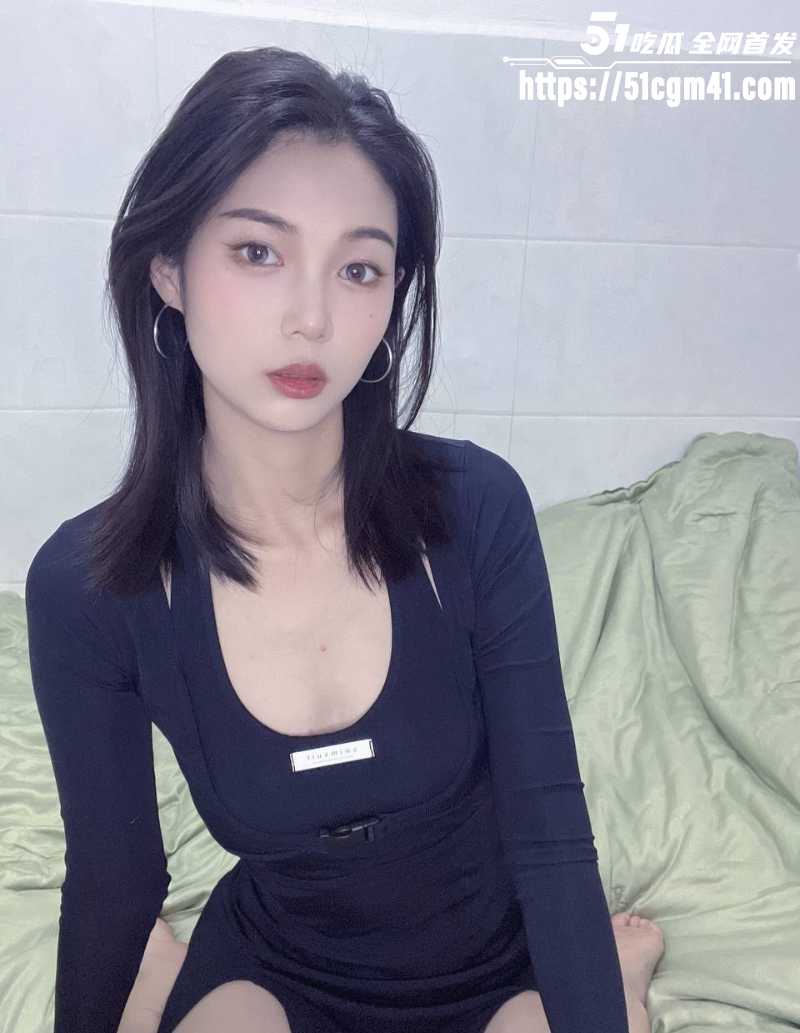 大三母狗 乔知微 私密自拍 2 大三母狗 乔知微 私密自拍 2