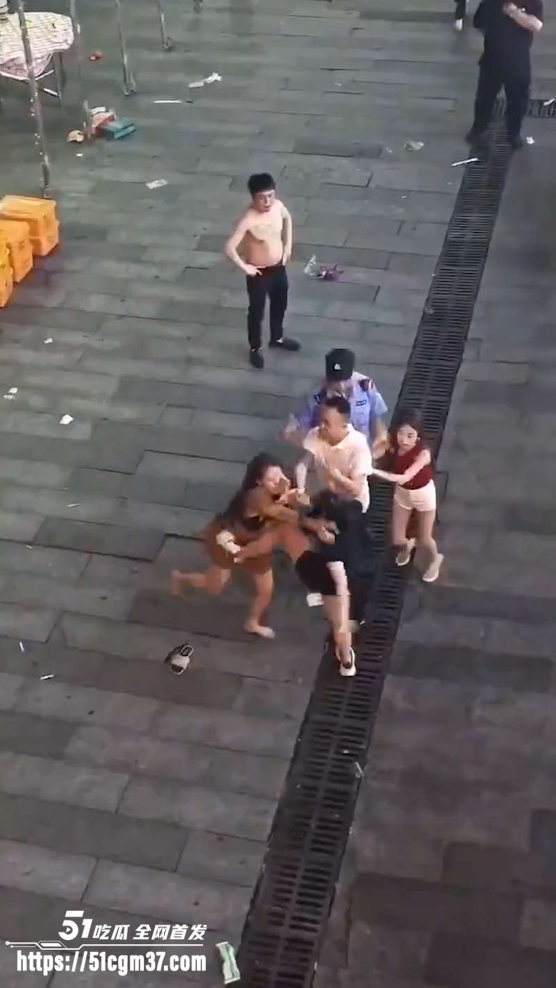 双女街头互殴 3 双女街头互殴 3