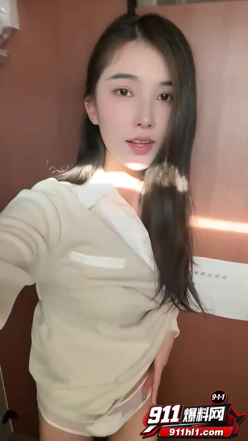 抖音大长腿网红 是邹琳吖  12