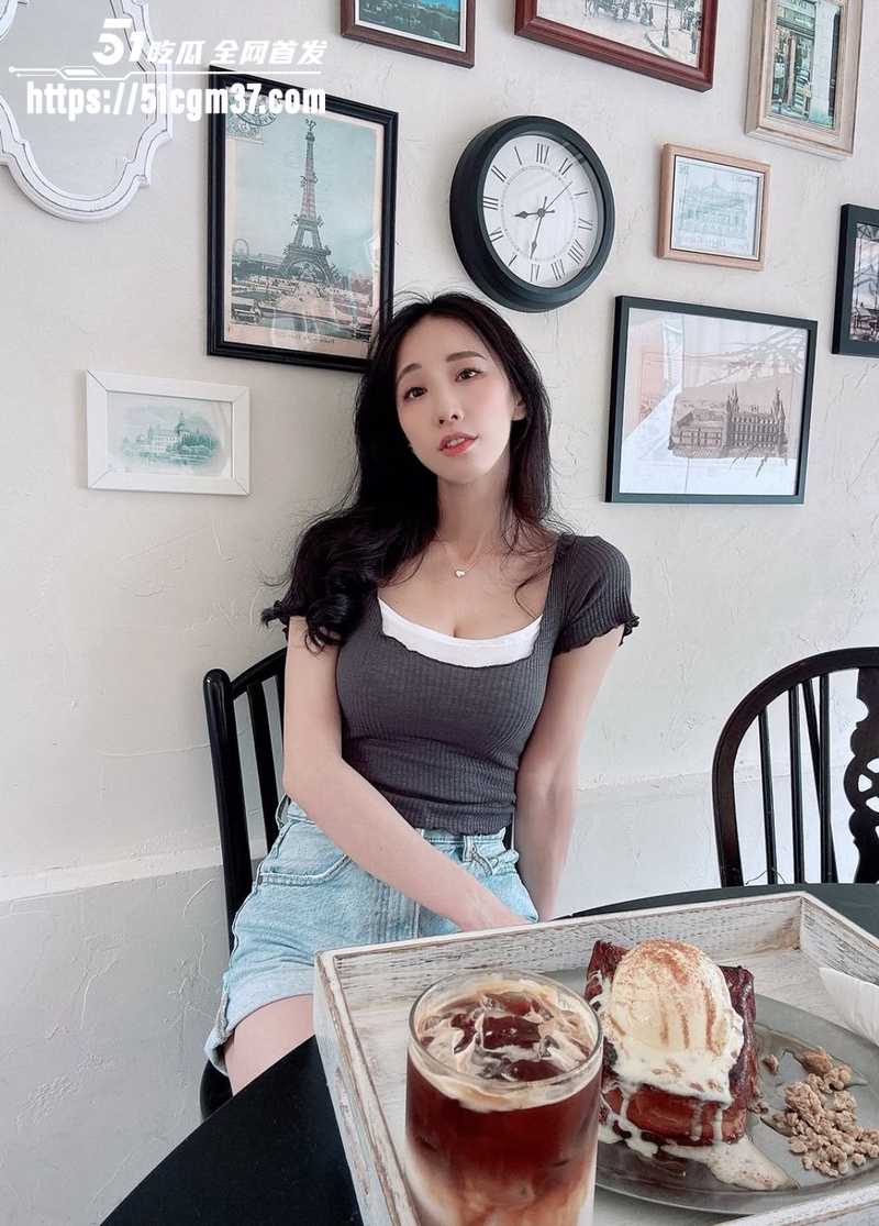 vlog网美 欣欣 早期性爱视频泄密 4 vlog网美 欣欣 早期性爱视频泄密 4