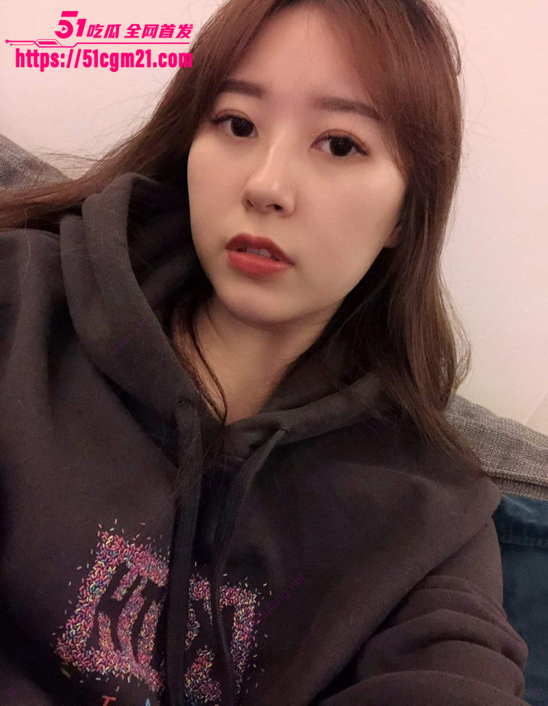 台湾新闻传媒大学 李雅與 情侣自拍 3