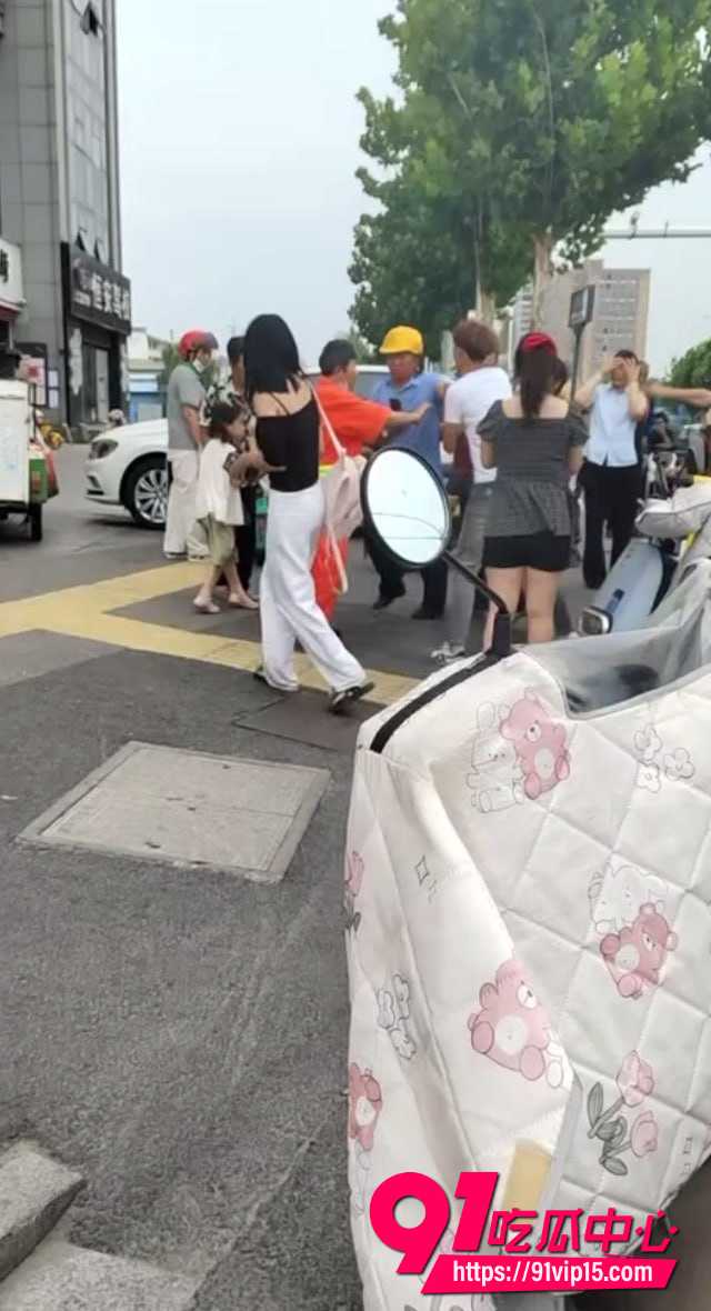 徐州丰县精神小伙锦江大厦门6 徐州丰县精神小伙锦江大厦门6