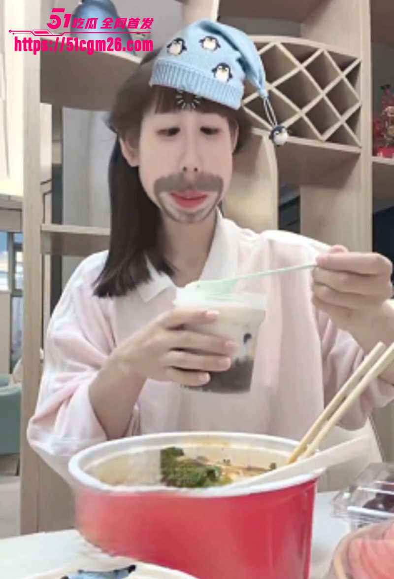 推特极品福利姬铃木奈雪咯咯哒被金主调教视频流出1拷贝