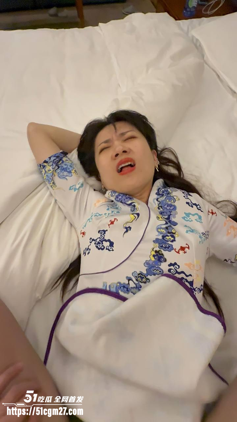 山东离异空姐约炮私拍 1