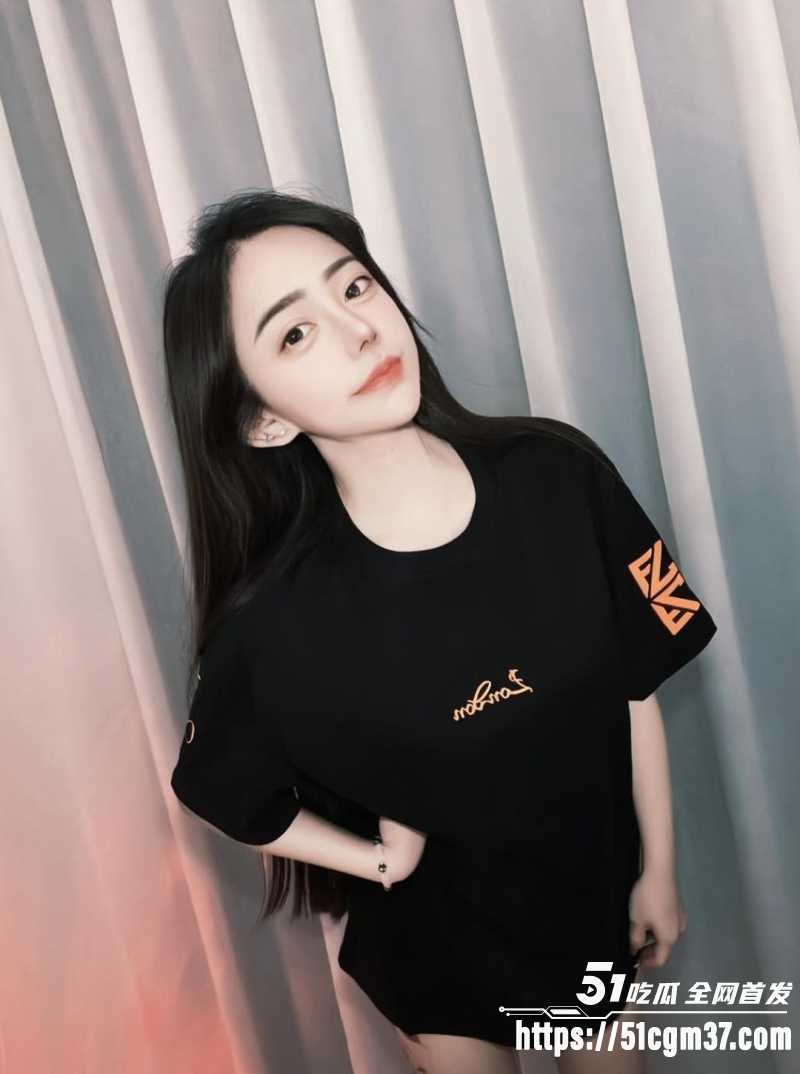 高颜巨乳嫩妹jie.e2 3 高颜巨乳嫩妹jie.e2 3