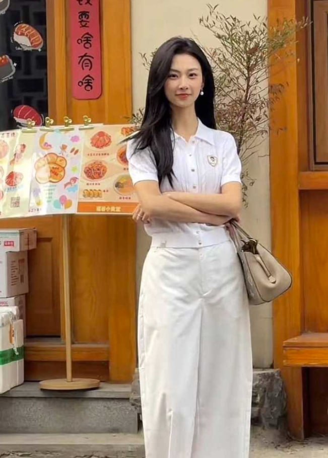 570万粉丝抖音超级车模苏一年被曝10万陪睡门事件
