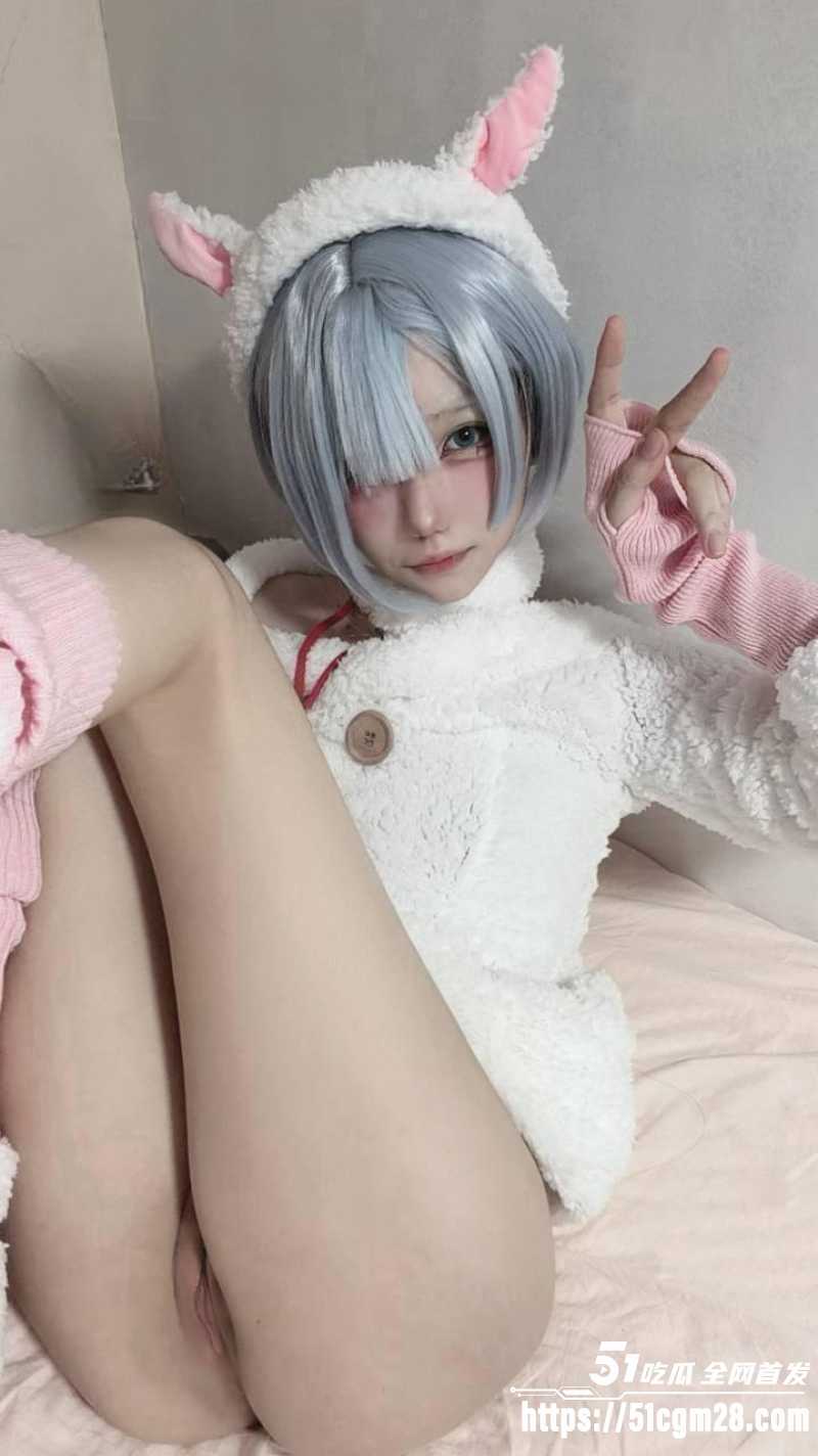 极品反差萝莉凄 1 极品反差萝莉凄 1