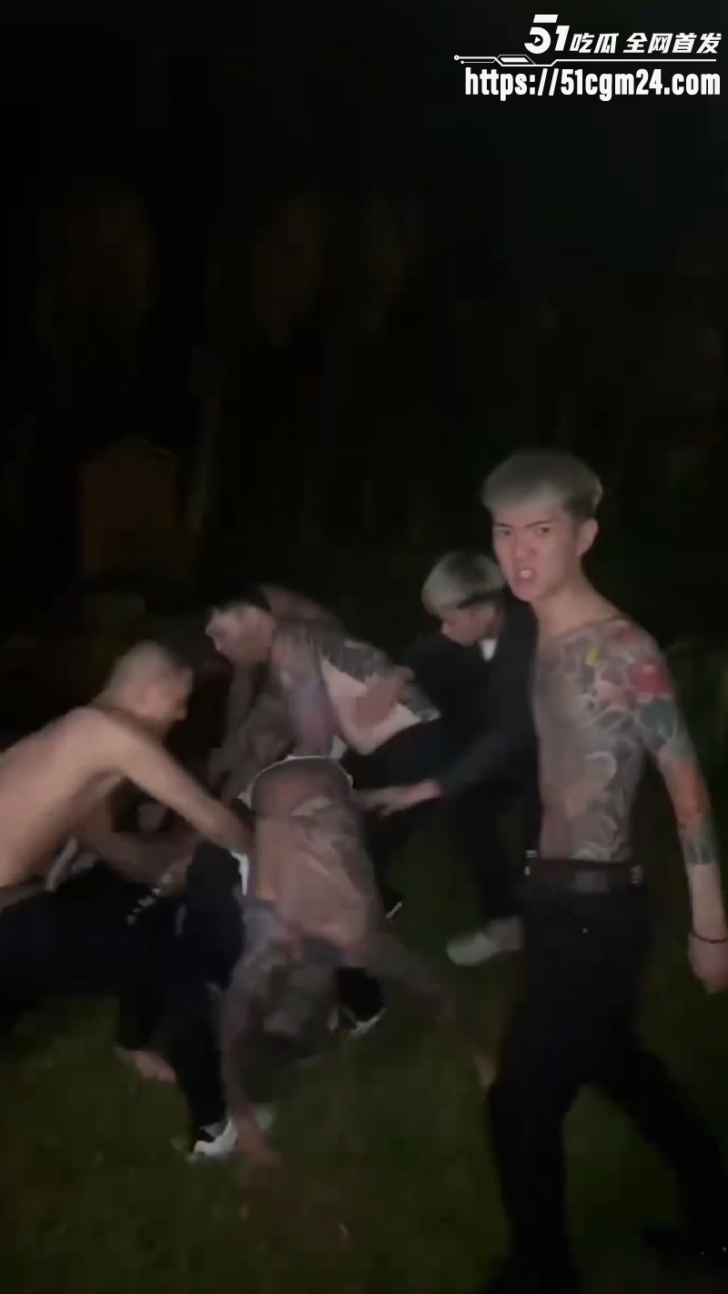 精神小伙被真实打脸3