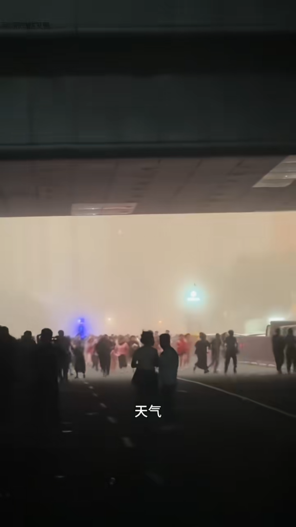 超强沙尘暴突袭冰城哈尔滨遮天蔽日秒变末世废土电影