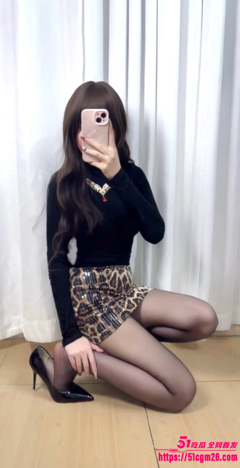 黑丝皮靴御姐约炮实录  1