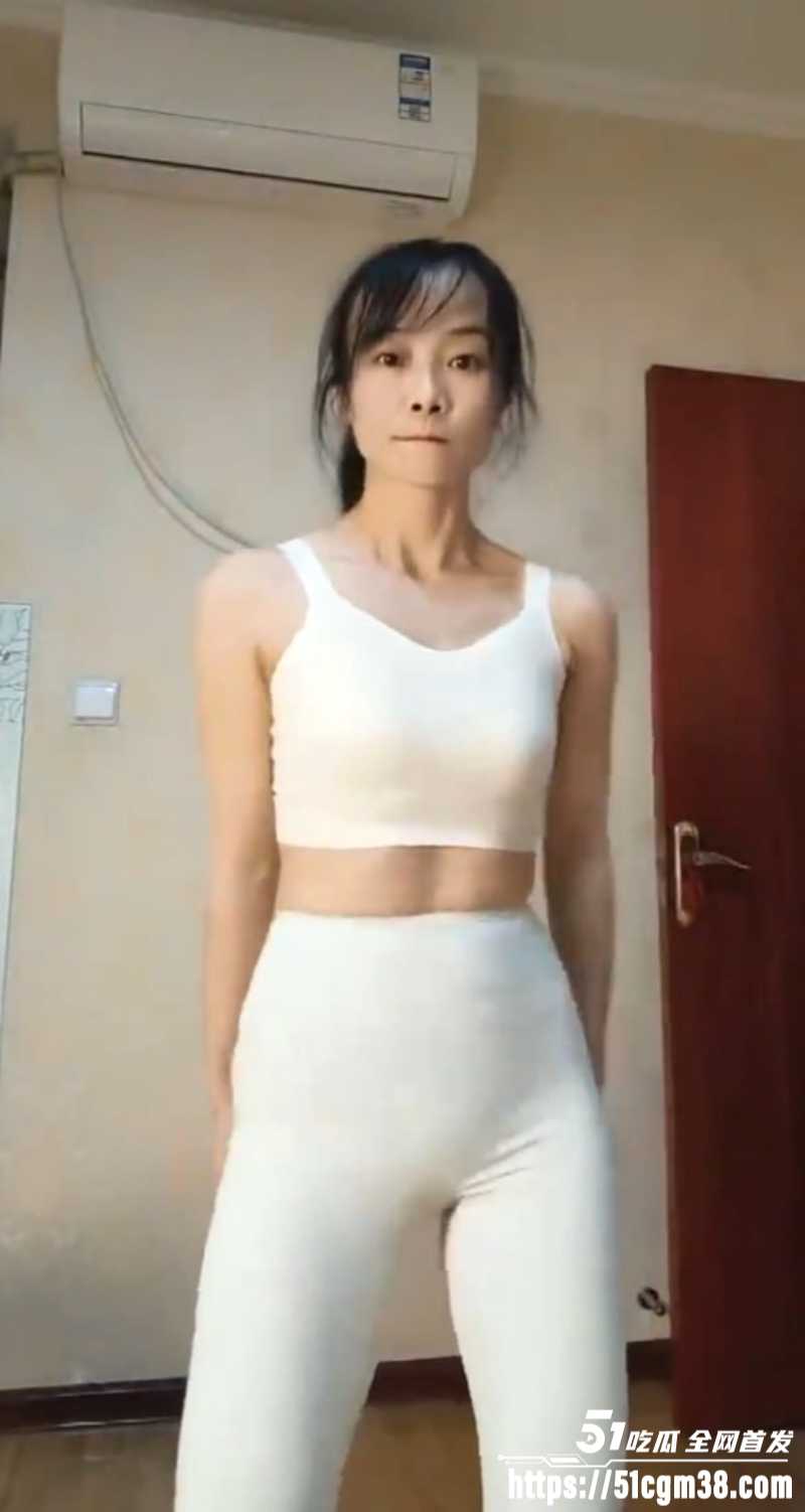 丝袜美腿熟女 兔子队长 无底线定制自慰1 丝袜美腿熟女 兔子队长 无底线定制自慰1