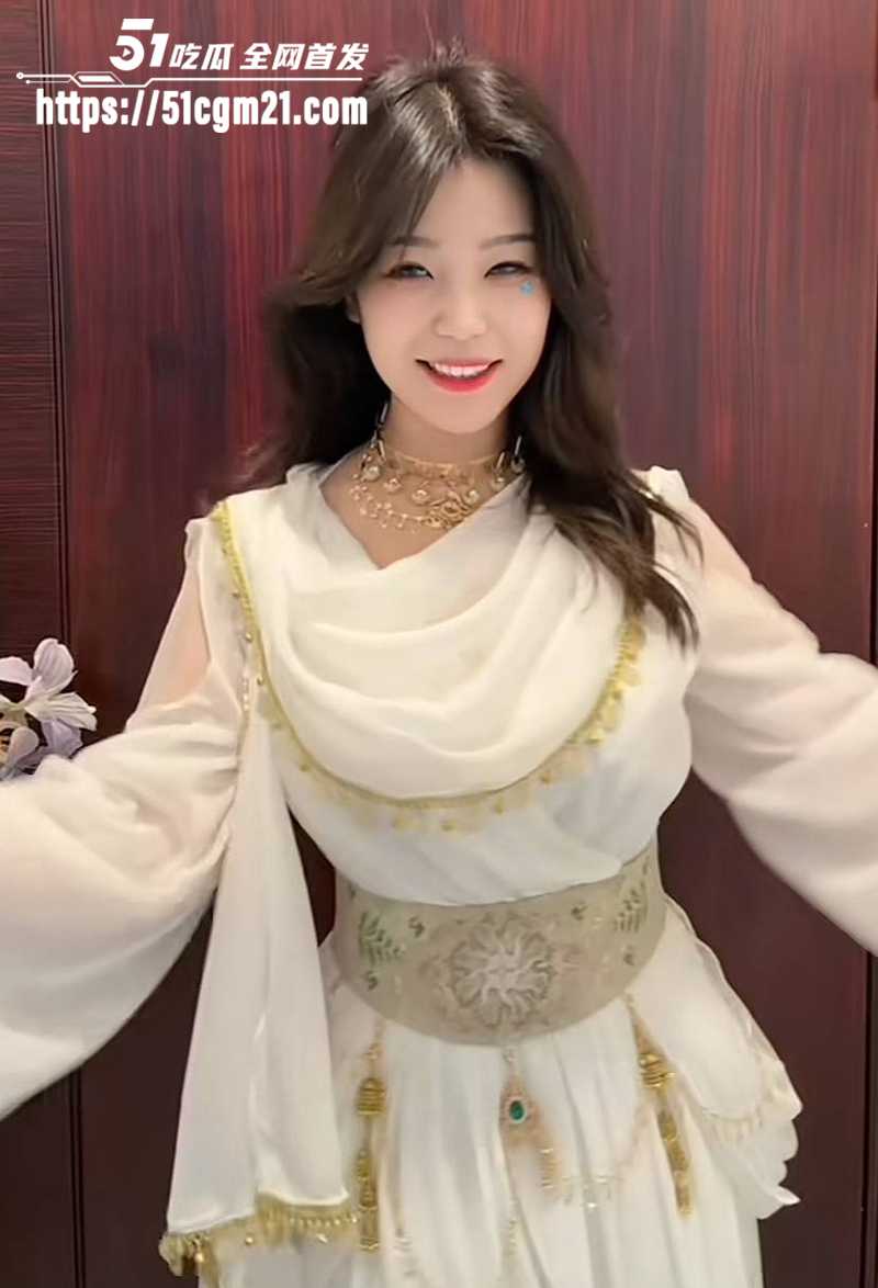 抖音30万粉丝极品G奶御姐苏菲呀与榜一大哥定制私拍流出4拷贝