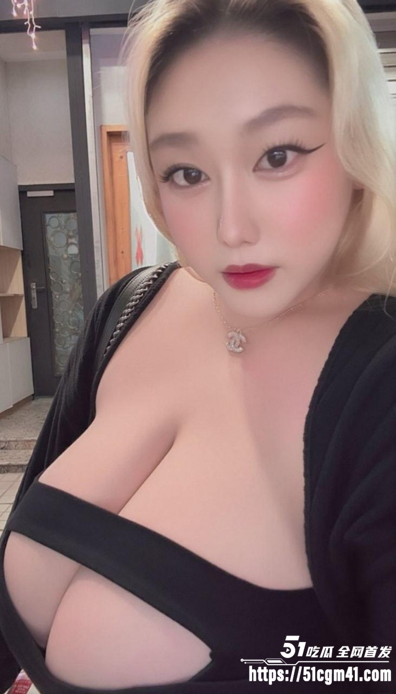 台湾巨乳网红 宝拉 大尺度福利合集 3 台湾巨乳网红 宝拉 大尺度福利合集 3