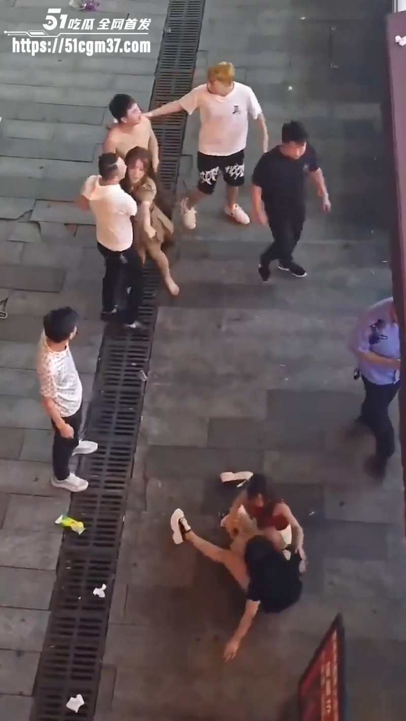 双女街头互殴 5 双女街头互殴 5