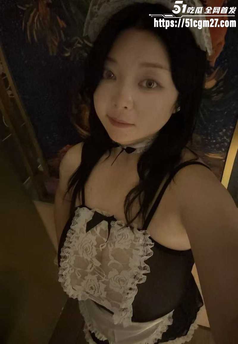 00后户外教练杨薇雅背着公司约炮客户2