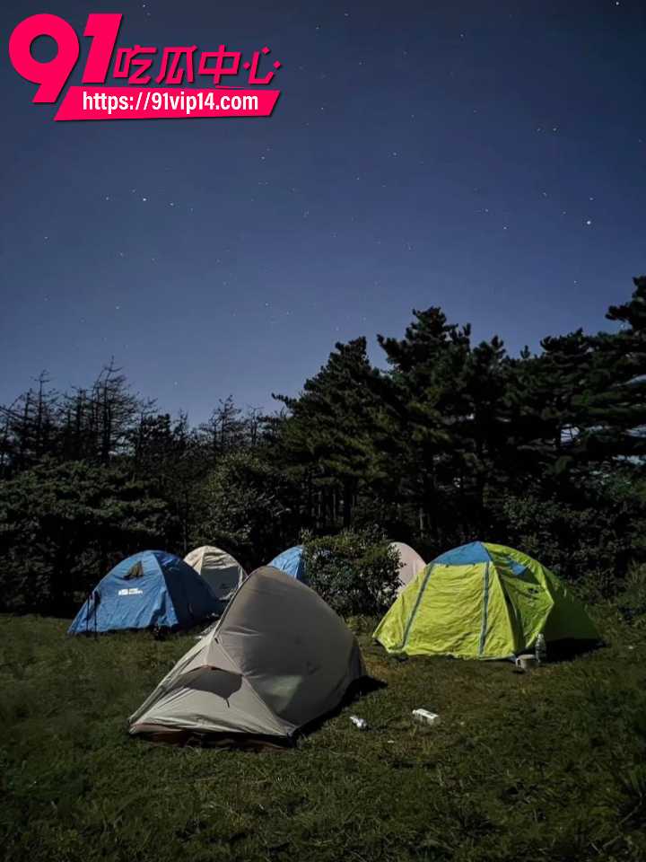 每周登山徒步实锤年轻版三大淫窟5