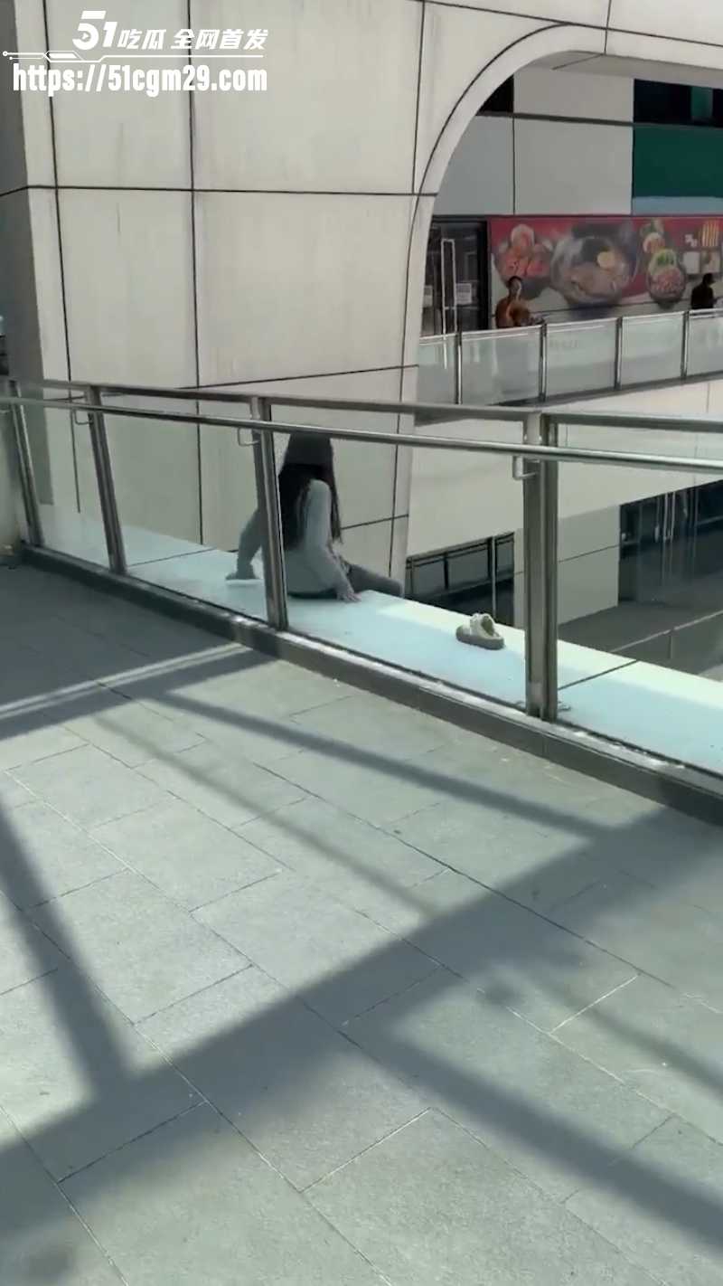 劳动节KLIA2惊魂 27岁中国女子在机场坠楼身亡 2 劳动节KLIA2惊魂 27岁中国女子在机场坠楼身亡 2