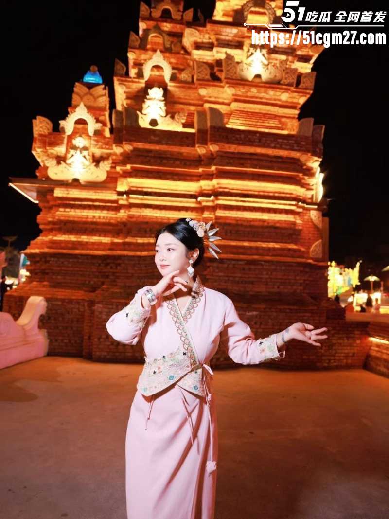 00后户外教练杨薇雅背着公司约炮客户3