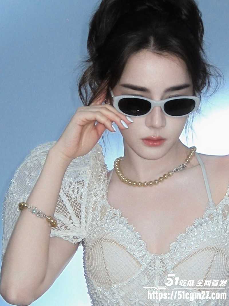 当红流量女神迪丽热巴 2
