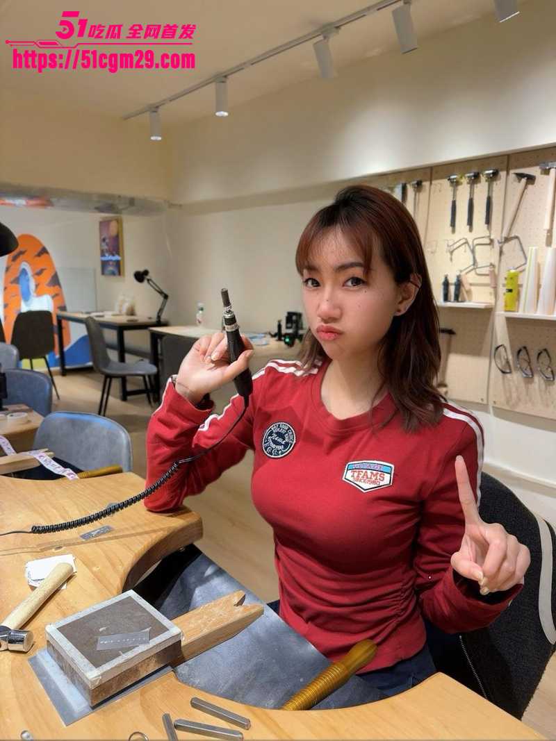 深圳反差婊李佳栩不雅自拍 3 深圳反差婊李佳栩不雅自拍 3