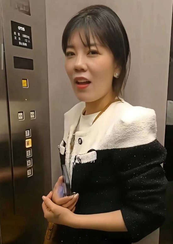 京圈大瓜跳蛋出行调教电梯少妇偷情视频完整版3分34秒流出