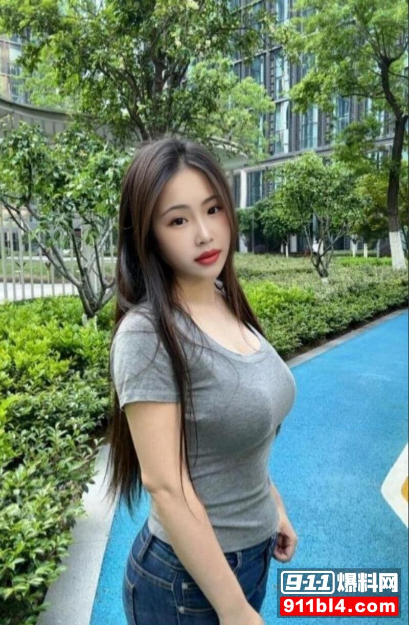 林潇潇假屌自慰 2