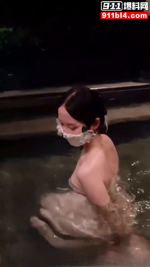 温泉露天大秀4
