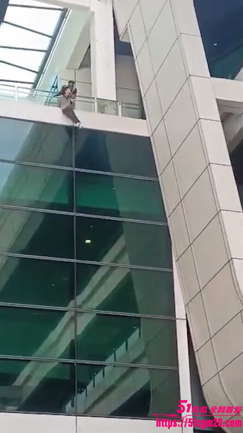劳动节KLIA2惊魂 27岁中国女子在机场坠楼身亡 5 劳动节KLIA2惊魂 27岁中国女子在机场坠楼身亡 5