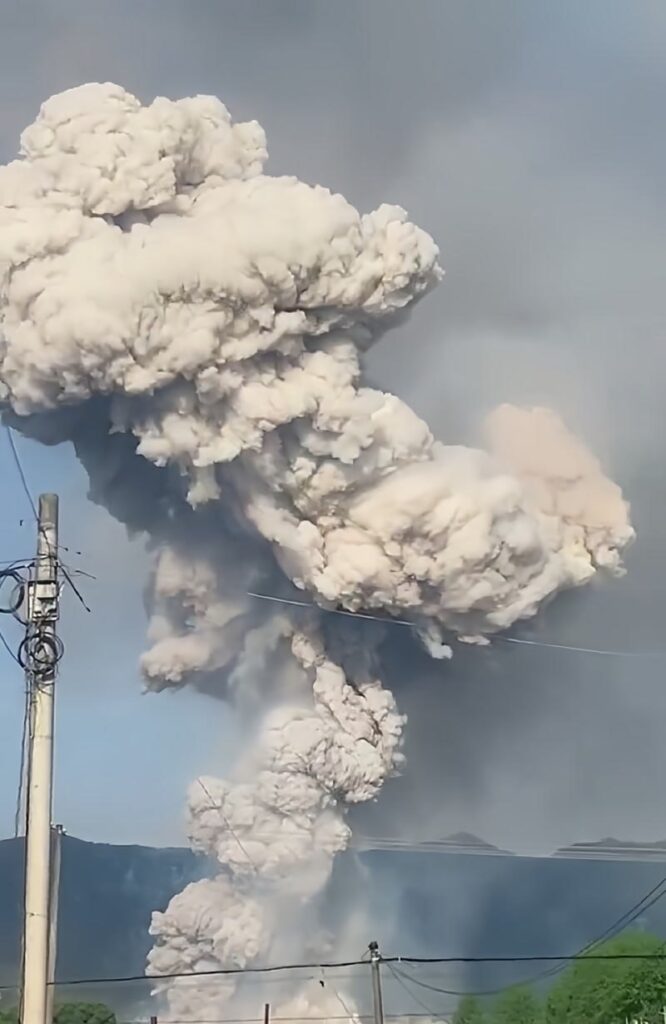湖南浏阳烟花厂突发严重爆炸事故现场视频流出