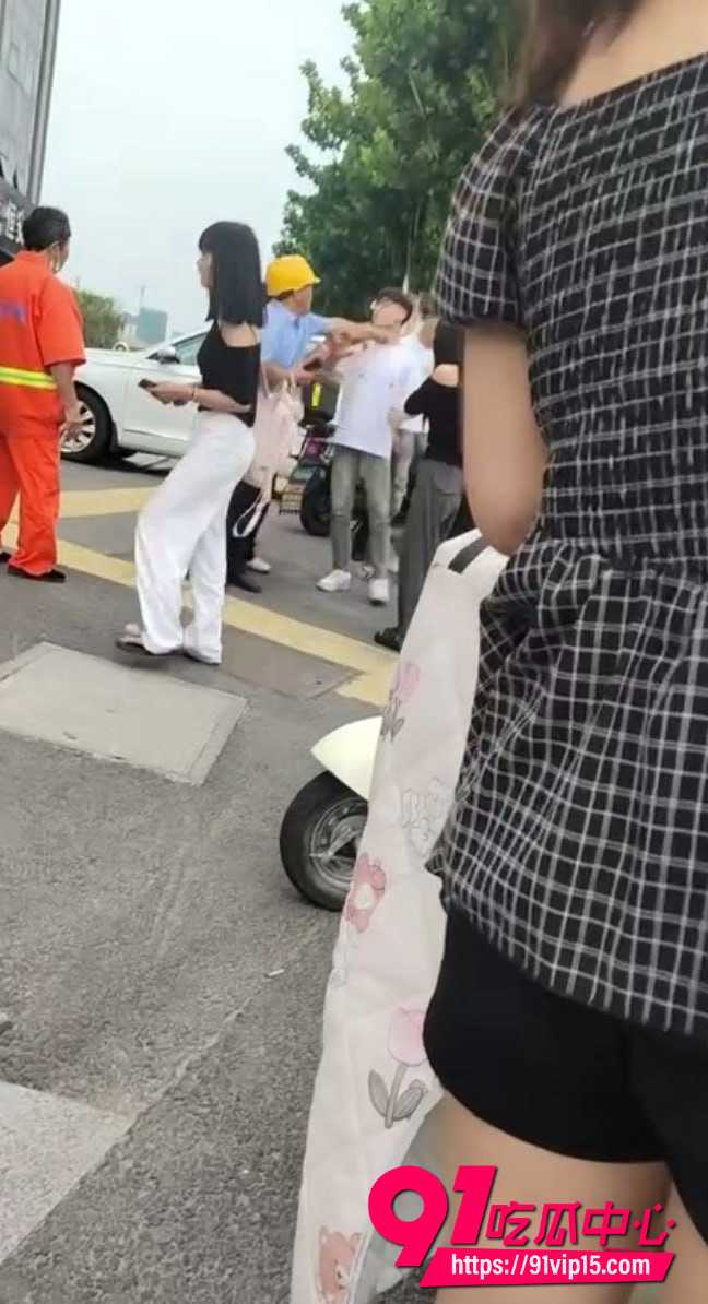 徐州丰县精神小伙锦江大厦门5 徐州丰县精神小伙锦江大厦门5