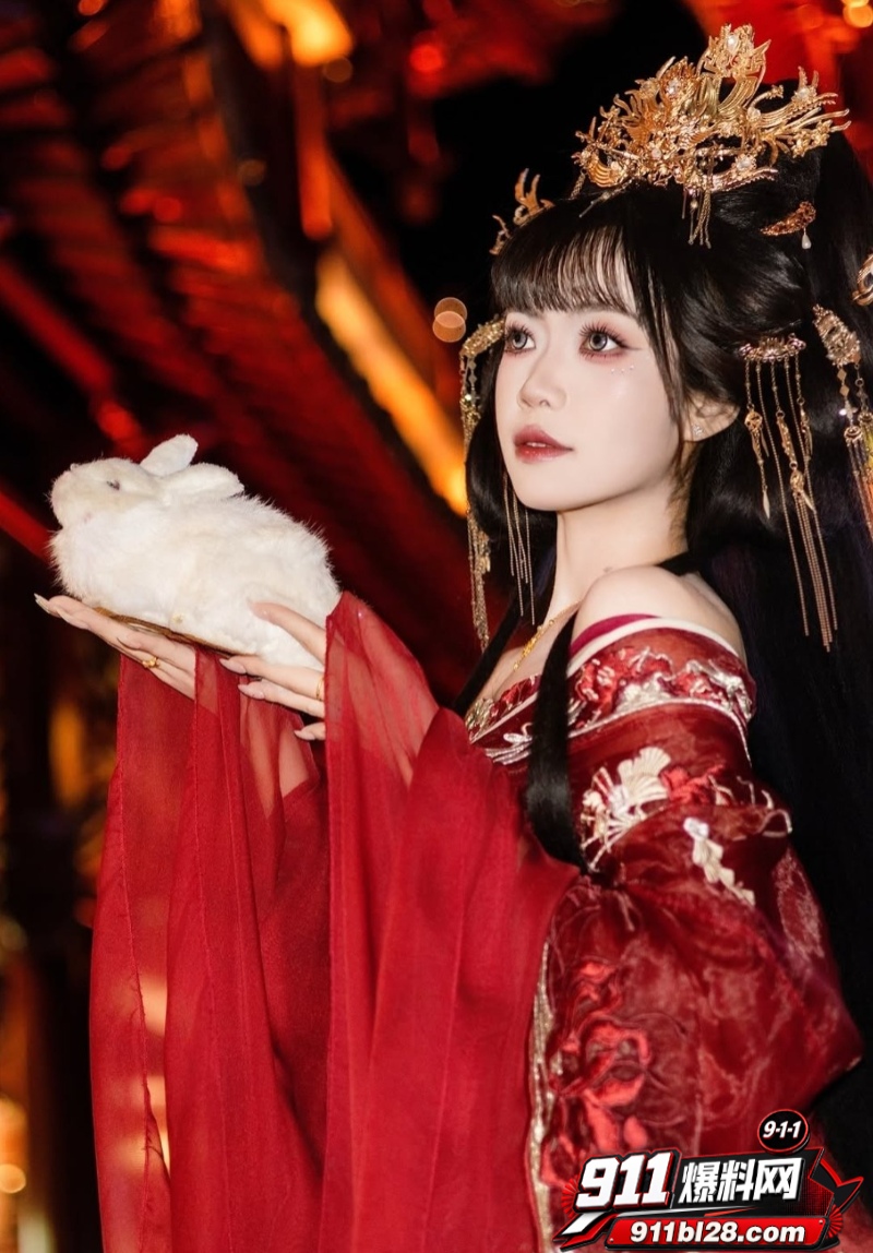 高颜巨乳睫毛美甲师喆玲 14