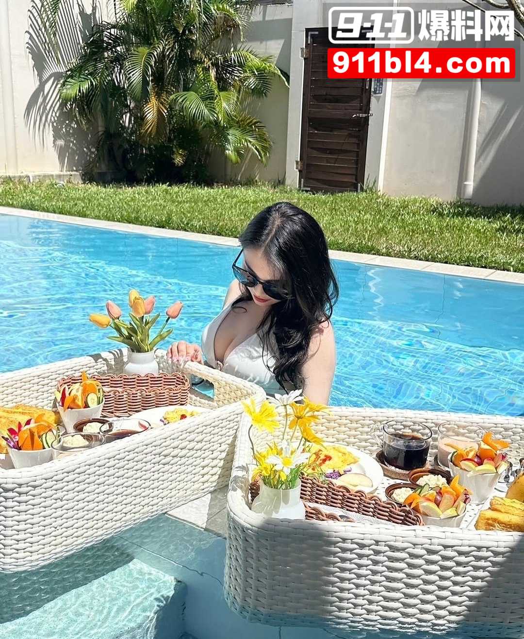 高颜值服装店老板娘私密视频流出2