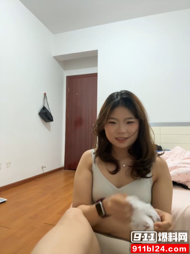 Stripchat小美女smallwood29 2 Stripchat小美女smallwood29 2